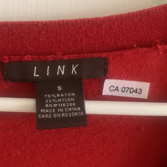 Red button up Link Cardigan - Picture 2 of 8